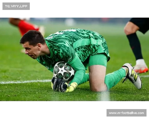 什琴斯尼涅槃重生再铸辉煌从退役门将到巴萨新的守护神